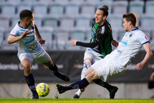 GAIS Edin Hamidovic skjuter ett skott som täcks av Gefles