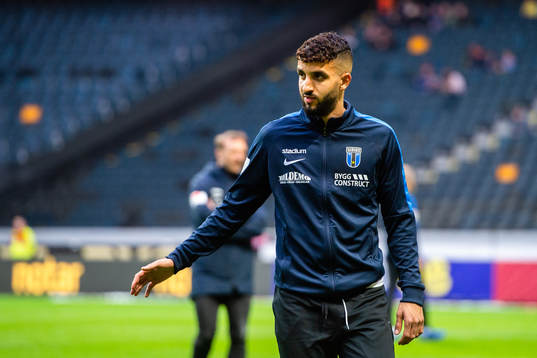 Sirius Omar Eddahri före fotbollsmatchen i Allsvenskan