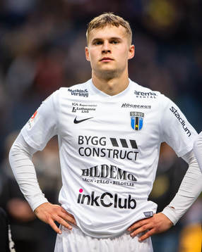 Sirius Sam Lundholm före fotbollsmatchen i Allsvenskan