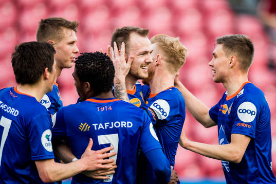 Aron Elís Thrándarson of Aalesund celebrates with his