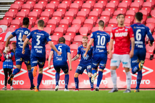 Oddbjørn Lie and Fredrik Carlsen of Aalesund celebrates