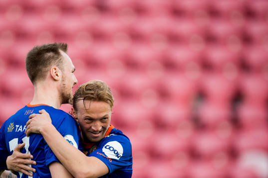 Aron Elís Thrándarson and Jørgen Hatlehol of Aalesund