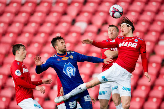 Kaj Ramsteijn of Aalesund, Martin Lundal and Christian