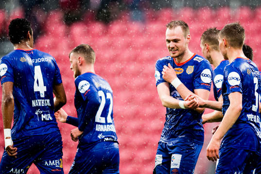 Aron Elís Thrándarson of Aalesund celebrate the 0-2 goal