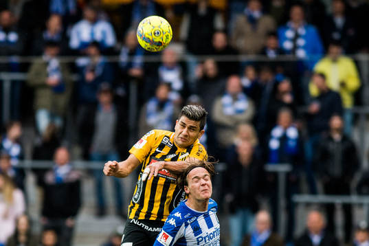 Häckens Paulinho och IFK Göteborgs August Erlingmark