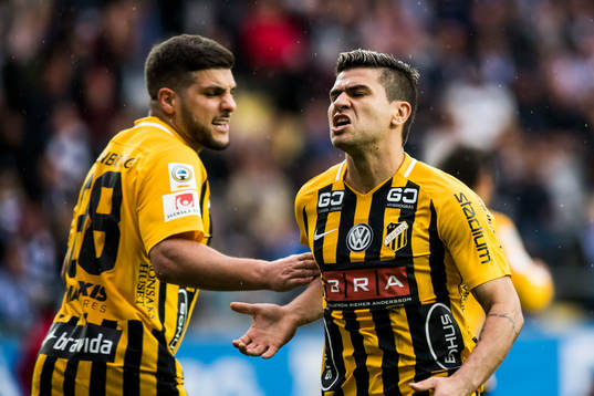 Häckens Paulinho jublar