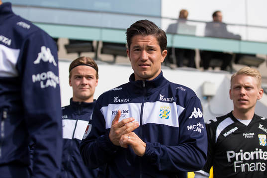 IFK Göteborgs David Boo Wiklander på väg in för att