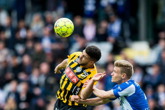 Häckens Moestafa El Kabir och IFK Göteborgs Carl Starfelt