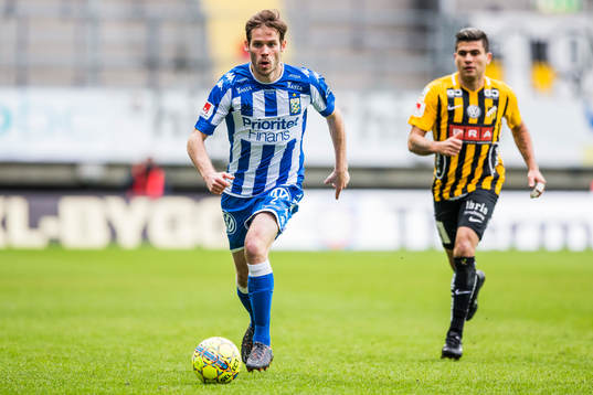 IFK Göteborgs Emil Salomonsson och Häckens Paulinho