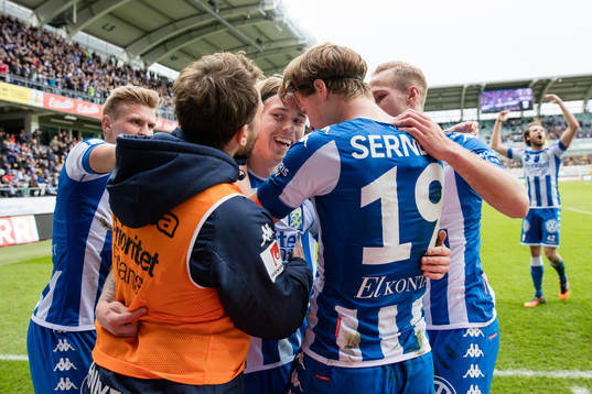 IFK Göteborg firar Elias Mar Omarssons 2-0 mål