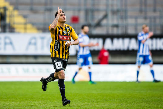 Häckens Paulinho jublar