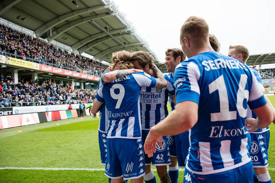 IFK Göteborgs Elias Mar Omarsson jublar med lagkamrater