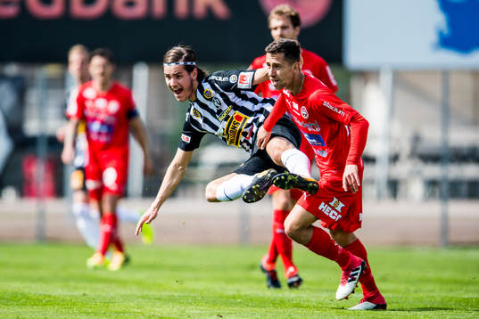 Landskronas Adi Nalic och Värnamos Predrag Randelovic