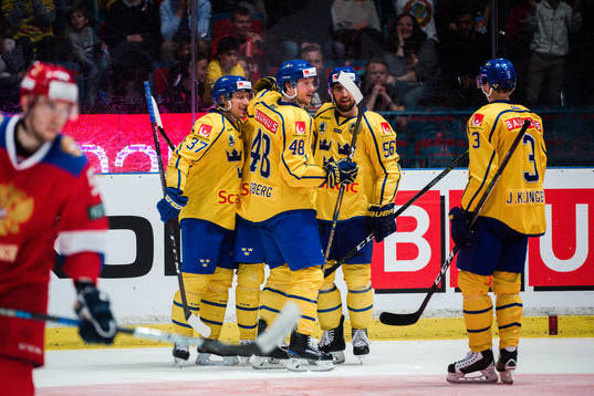 Sveriges spelare jublar