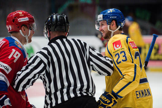 Rysslands Pavel Buchnevich och Sveriges Oliver Ekman Larsson