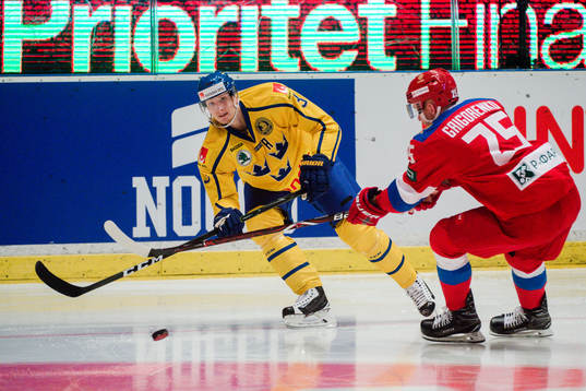 Sveriges John Klingberg och Rysslands +Mikhail Grigorenko
