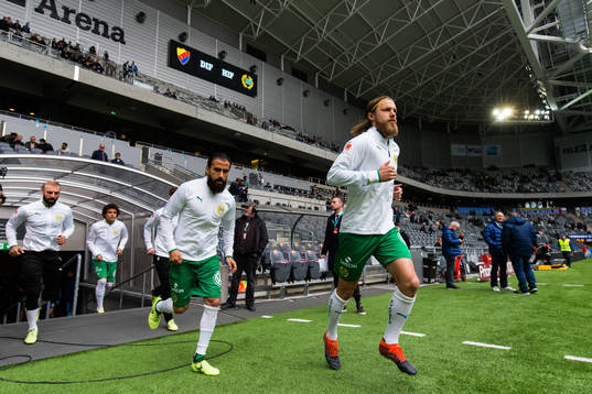Hammarbys Erkan Zengin och Björn Paulsen springer in för