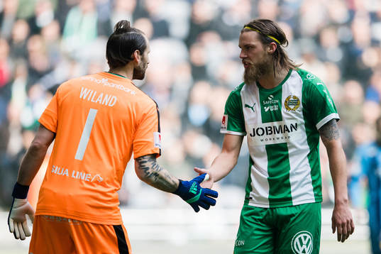 Hammarbys målvakt Johan Wiland och Björn Paulsen