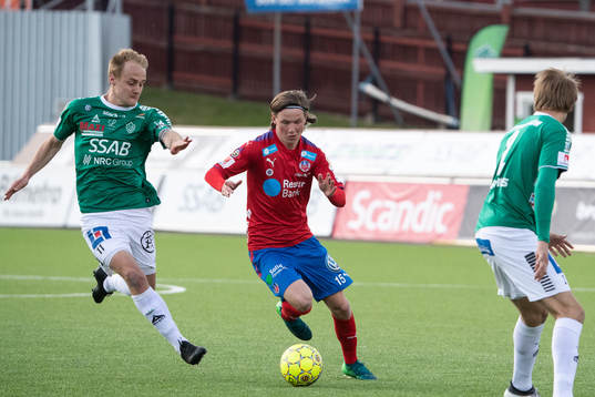 Brages Anton Lundin och Helsingborgs Max Svensson  i