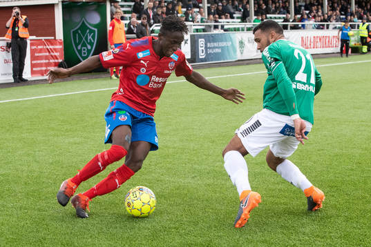Helsingborgs Mamudu Moro och Brages Jalid Kerkich Amar  i