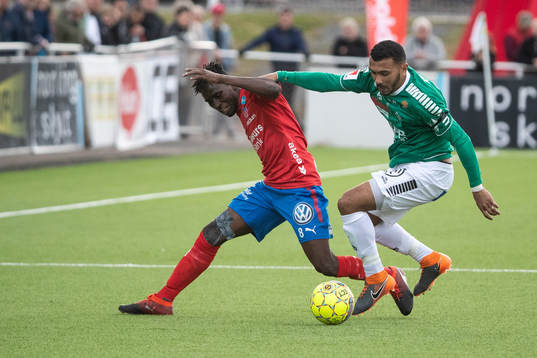 Helsingborgs Mamudu Moro och Brages Jalid Kerkich Amar  i