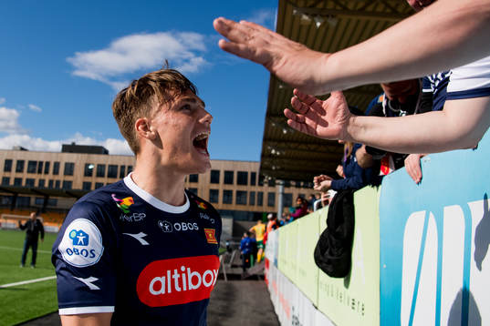 Markus Nakkim of Viking celebrates with the suppporters