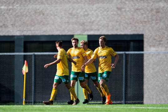 Players of Ull/Kisa celebrate the 3-5 goal