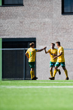 Players of Ull/Kisa celebrate the 3-5 goal
