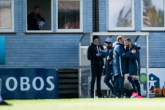 Bjarne Berntsen, head coach of Viking, and Zlatko Tripic of