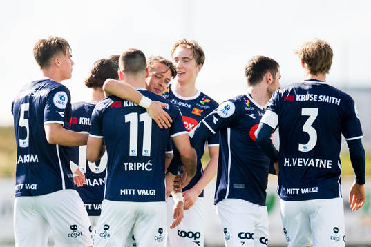 Zlatko Tripic and Claes Kronberg of Viking celebrate the