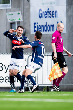 Zymer Bytyqi of Viking celebrates the 1-3 goal with