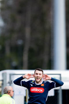 Zymer Bytyqi of Viking celebrates the 1-3 goal