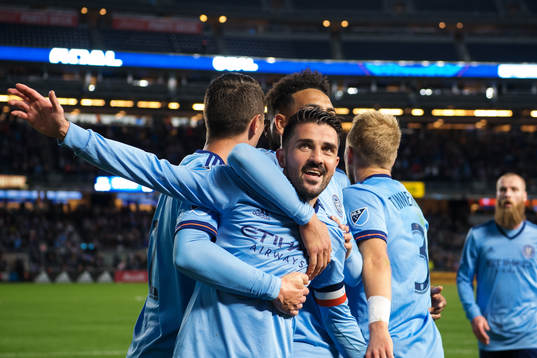 New York Citys David Villa jublar med lagkamrater