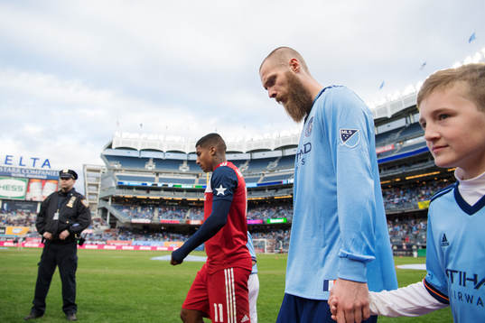 Dallas Santiago Mosquera och New York Citys Jo Inge Berget