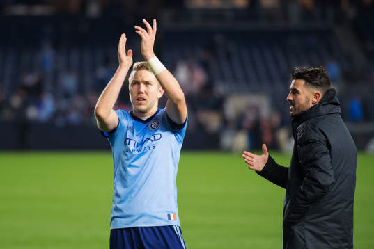 New York Citys Anton Tinnerholm och David Villa