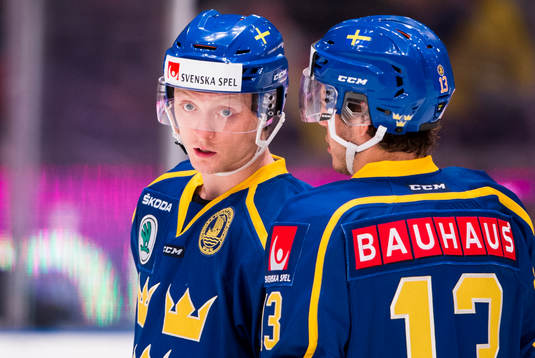 Sveriges Carl Klingberg (v) och Mattias Janmark (h)