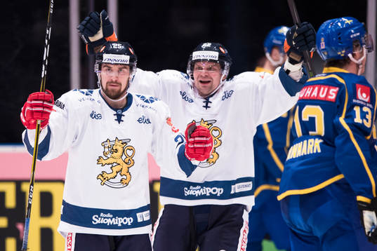 Finlands Janne Pesonen (h) och Pekka Jormakka (v) jublar