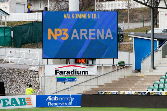 Nya arenanamnet NP3 Arena redovisasa på en skärm innan