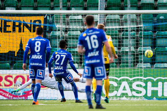 Sundsvalls Romain Gall gör 1-0