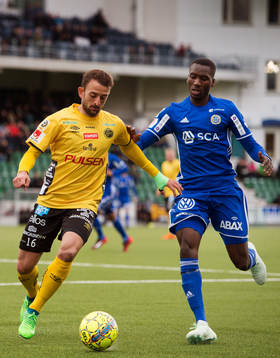 Elfsborgs Robert Gojani och Sundsvalls Peter Wilson