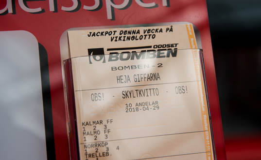Ett spelkvitto med BOMBEN från Svenska Spel innan