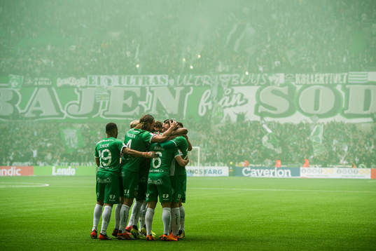 Hammarbys spelare jublar