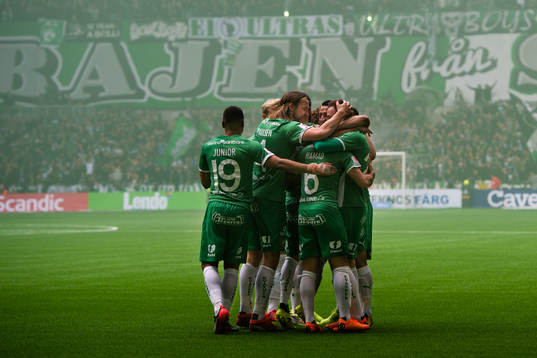 Hammarbys spelare jublar