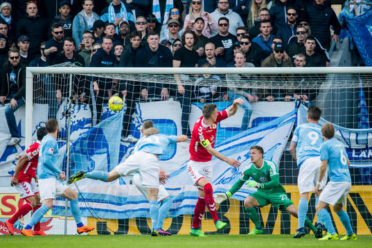 Kalmars Viktor Elm gör 2-0