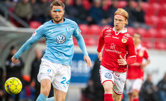 Kalmars Nils Fröling  och Malmö FFs Lasse Nielsen