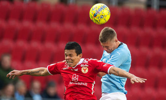 Kalmars Romário Pereira Sipião och Malmö FFs Mattias