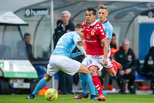 Kalmars Hiago Ramiro och Malmö FFs Egzon Binaku