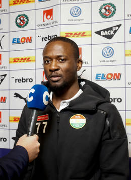 Dalkurds Mohamed Buya Turay blir intervjuad av cmore