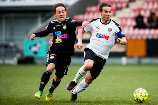 Örebros Nordin Gerzic och Dalkurds Yukiya Sugita