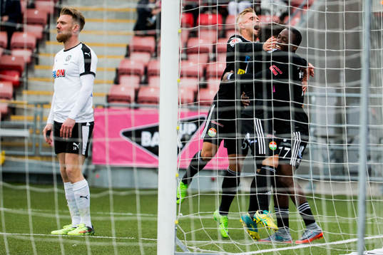 Örebros Michael Almebäck deppar och Dalkurds Yukiya